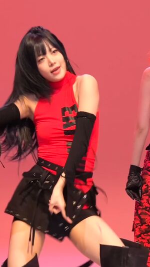 LE SSERAFIM - Eunchae