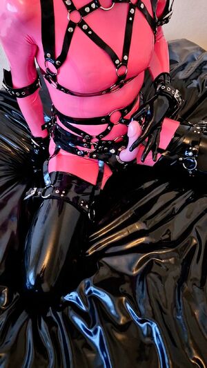 OnlyFans FEMDOM Domina Dominant Domination Dominatrix