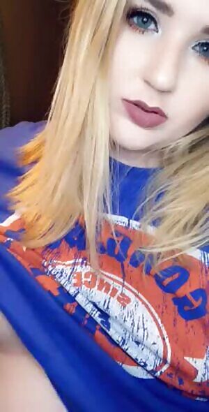 Adorable? maybe. chubby? yes. gongshow hockey t-shirt? double yes.