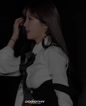 Apink - Chorong: Too Big For Her Outfit