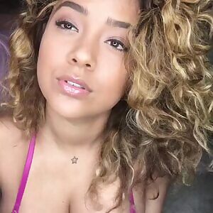 I love the star near her suprasternal notch