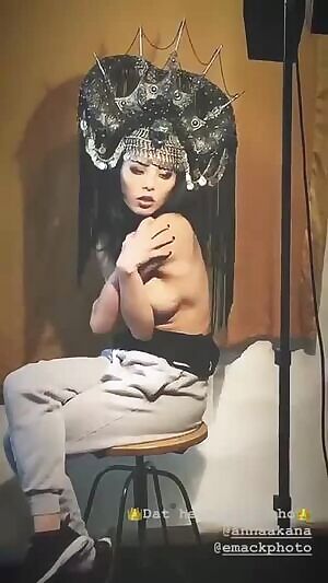 Anna Akana - Sideboob