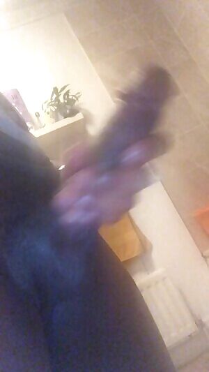 Black cock anyone? 👀 can’t wait to fill up a nice warm pussy after quarantine lol