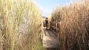 Gotta Love a Busty runner