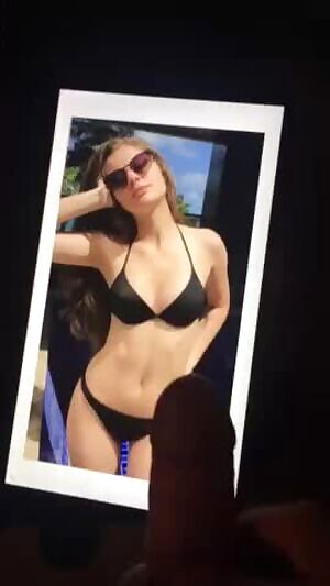 Let my cover your ex, sis, cousin or girlfriend. Kik/Wickr: firebayer