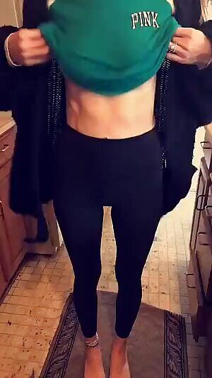 Wife shaking her tits in the kitchen hoping our roommate walks in. Pms welcome. She likes tributes.