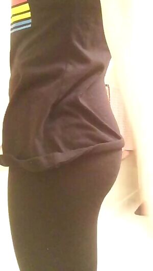 Leggings should always be worn without panties!