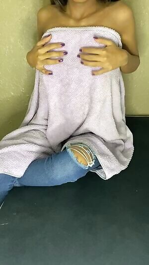 I reveal my boobs to bright your night