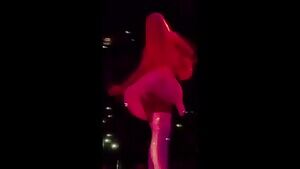 I love how she shakes her ass