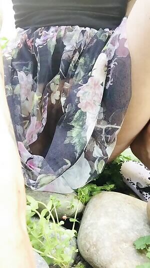 Once upon a time there lived an adventurous Pussy Fairy 🧚🏼‍♂️ that loved to fly into people’s gardens and take magical mini tinkles! 🌷These short + sweet tinkles were like golden glitter ✨ that longed to be sprinkled on fresh faces 🤤 Anyone want to be a part of this filthy fairytale with me? 😈