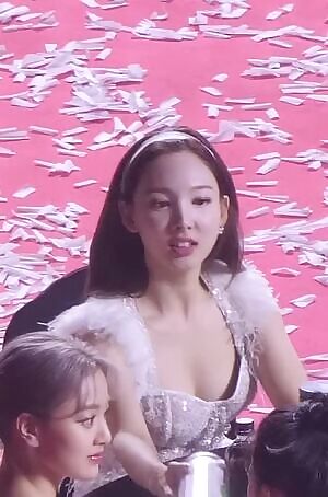 TWICE - Nayeon tease