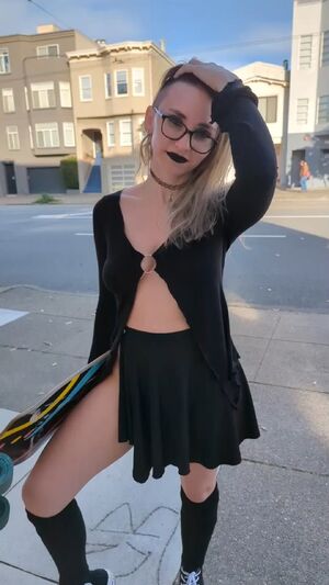 Nip Slips Alt Alternative Babe Exhibitionist
