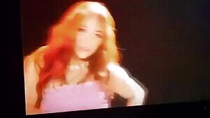 f Luna Bends Over and Shakes her Ass on Stage