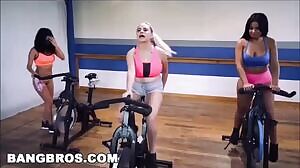 Pretty face revealed big tits