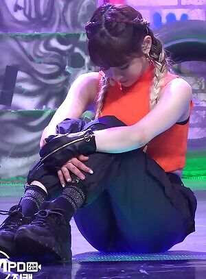 Cherry Bullet - Bora's Cameltoe