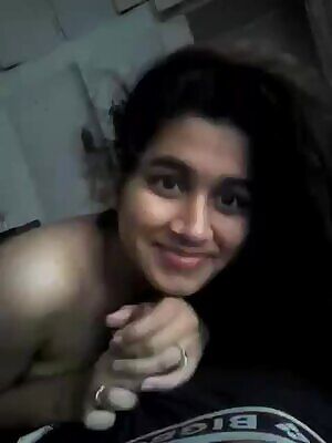 Cute Indian Girl Gives Blowjob To Her Lover