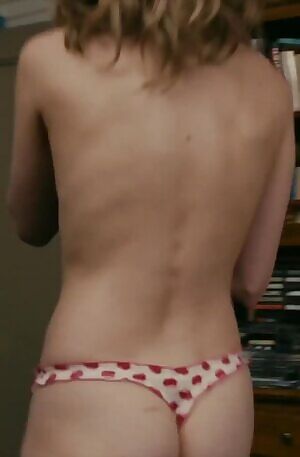 Who wants to go rough on Brie Larson's fat ass?
