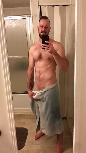 My towel fell off 🤷🏼‍♂️