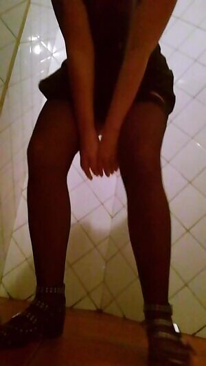 Look for the night. who wants to meet me in the bathroom?