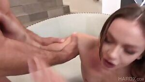 Naomi Swann - Creampie Hottie