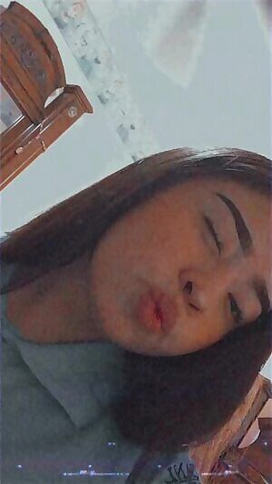 I’ve been working out, how’s my tummy looking?