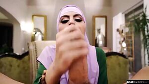 Jordanian Audrey Royal sucks white guy's cock