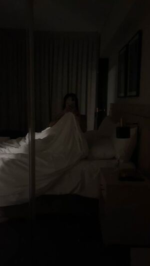 Forget about your girlfriend and meet me in the hotel room 🤭