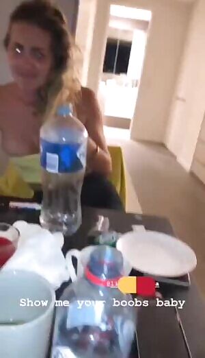 Drunk Girl Showing Snapchat Tits To Family r/BoobsBar