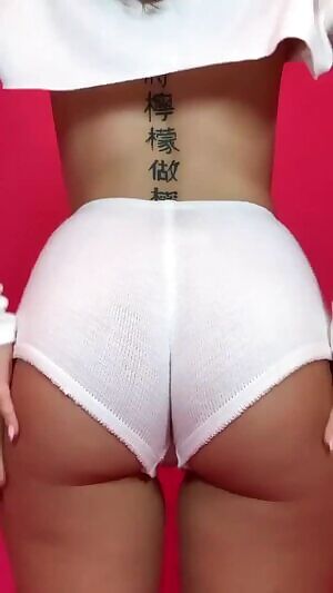 Blow job while gaming 😍