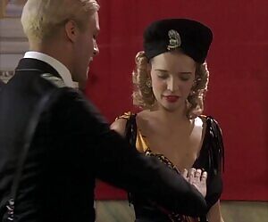 Giulia De Gresy gets her top ripped