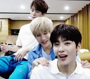 I’m a cuck with a big booty girlfriend. Tell me specifically what you’re going to do once I show you her nudes. Kik: on646