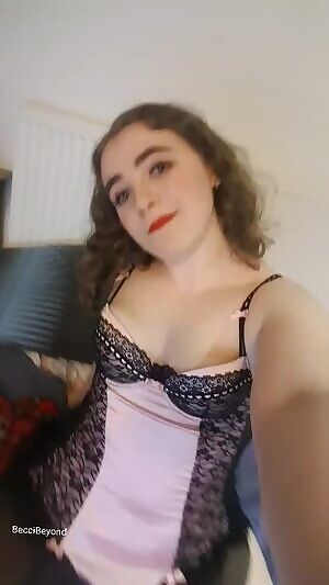 This British homegirl wants to get you hard with premium 😄