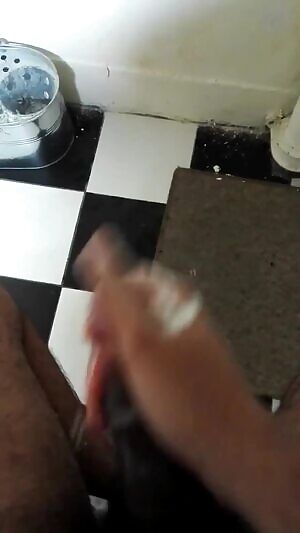 18 year old achieves male squirting by simulating the head of the penis