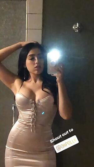 Album of the Hooters waitress in the comments