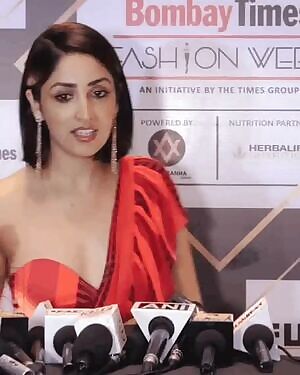 Yami Gautam has a body which is extremely cummable, love her thick body always a pleasure jerking off on her.