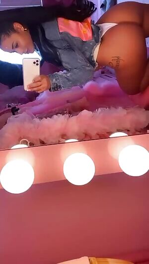 Katya showing her ass 🤩