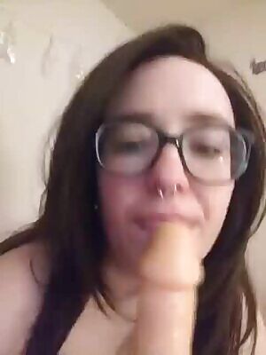 Sloppy blowjobs are my favorite, how about you? friendly