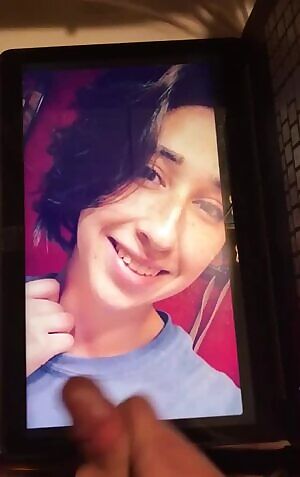 Haven’t posted here in awhile, figured I’d share this cum worthy cutie