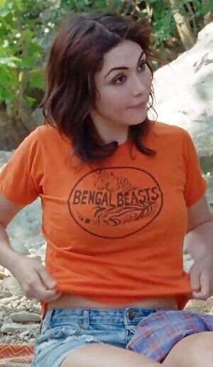 Daniella pineda, happy birthday today!