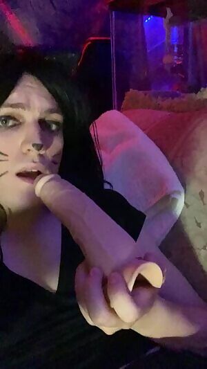 I love sucking cock like a good slut 🤤