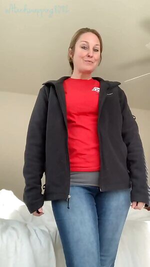 Part 2- The redo of the “mom jeans” peel so you have a better view of when I break that pussy lip seal😘