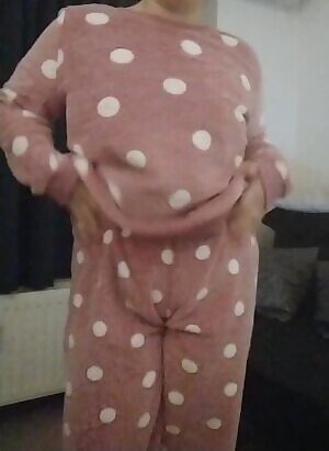 I did loose my virginity! It was basically a one time thing cause the guy got a gf like three days after we fucked. It did make me sad because I felt like maybe I wasn't slim or pretty enough but I gotta admit there wasn't a connection anyway and I don't regret it! :)