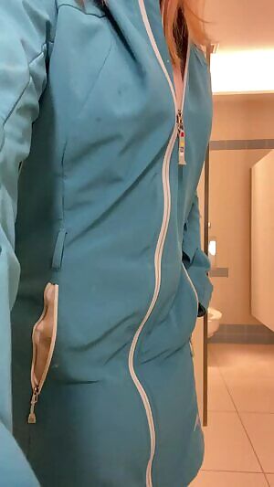 I’m surprising my boyriend at the airport. do you think he’ll like my outfit?