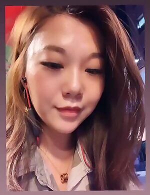 Cheeky Lip Bite 😜