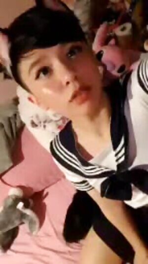 Bad quality ahegao,.. but who?