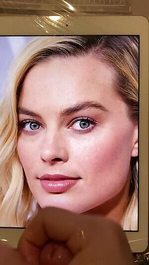 Margot Robbie gets a thick load on her perfect face