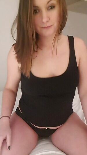 Dear gonewild scrollers, you are in serious amounts of trouble! this boredenglishwife just figured out how to post clear videos 💦💦💦