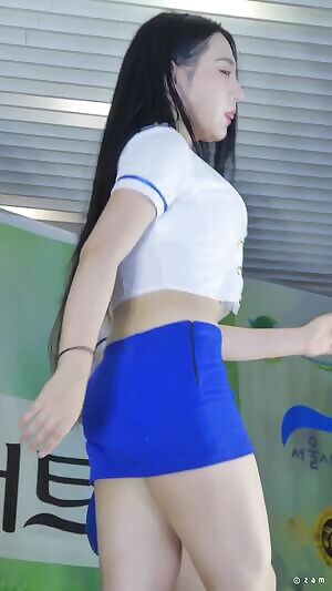 May Queen - SiEun huge boobs