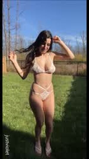 I uploaded Outdoor lotion show (10:34mins) to my onlyfans.com/justviolet :) subscribe for instant access to this video & 100s of my favourite full length videos ❤️