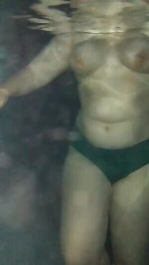 underwater boobs hehe ;)